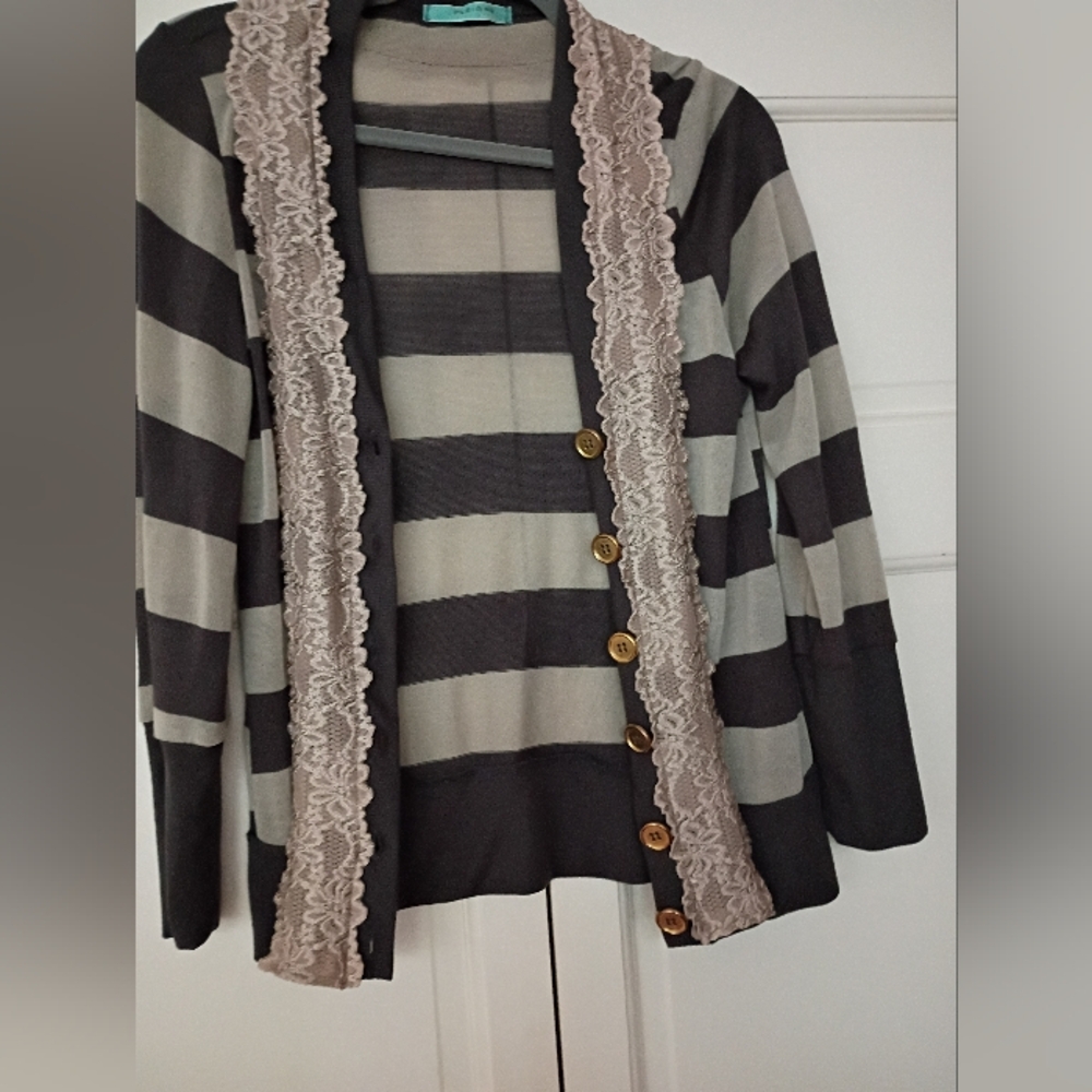 Anthropologie and Cream Lace Sweater.Like New Condition - Picture 2 of 5